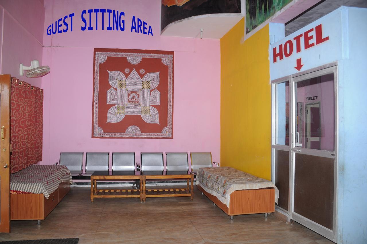Prakruthi Yatri Nivas Hotell Māvingundi Exteriör bild