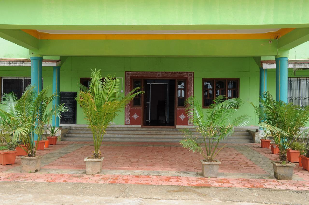 Prakruthi Yatri Nivas Hotell Māvingundi Exteriör bild