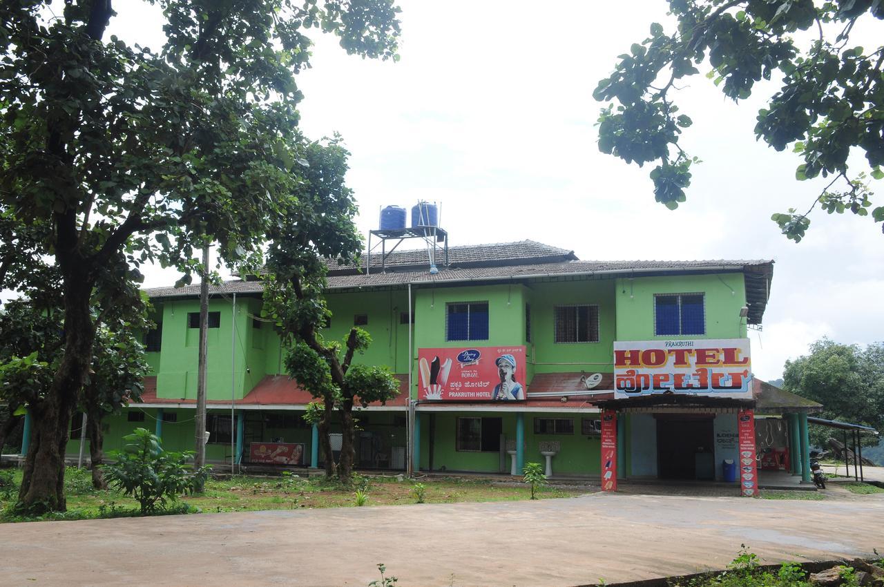 Prakruthi Yatri Nivas Hotell Māvingundi Exteriör bild