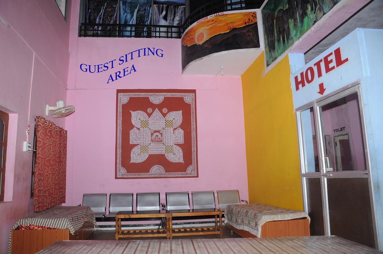 Prakruthi Yatri Nivas Hotell Māvingundi Exteriör bild