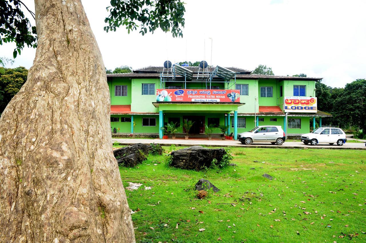 Prakruthi Yatri Nivas Hotell Māvingundi Exteriör bild