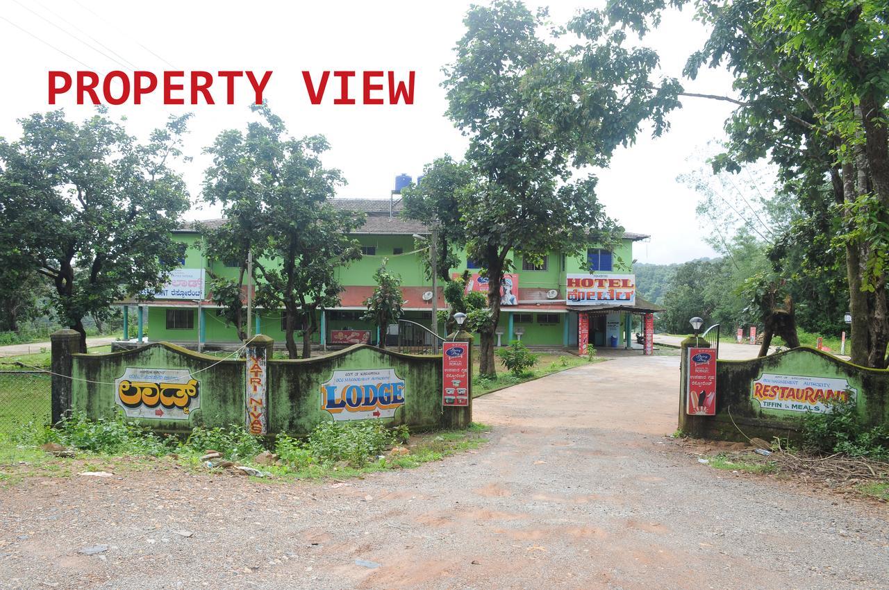 Prakruthi Yatri Nivas Hotell Māvingundi Exteriör bild