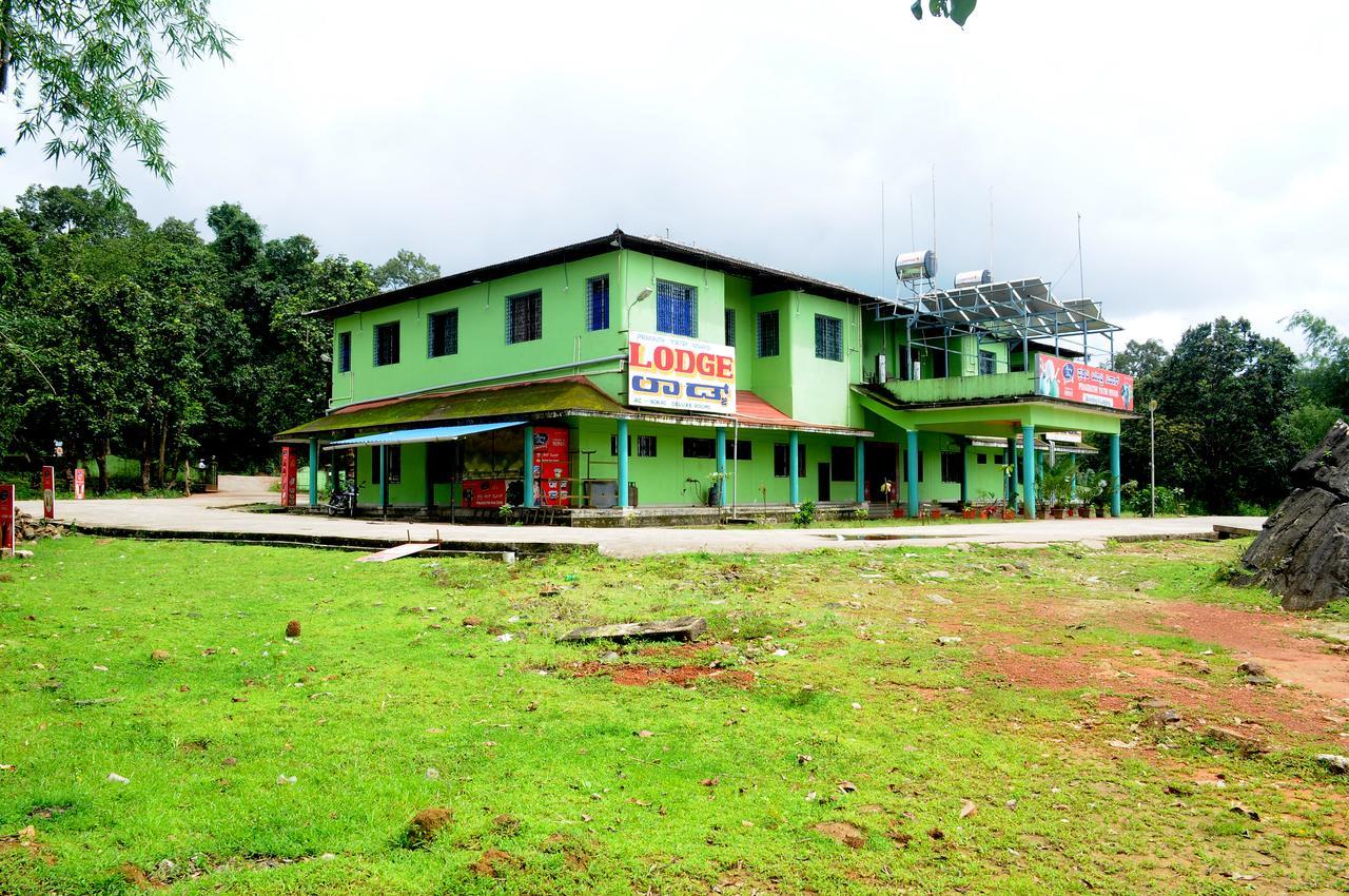 Prakruthi Yatri Nivas Hotell Māvingundi Exteriör bild