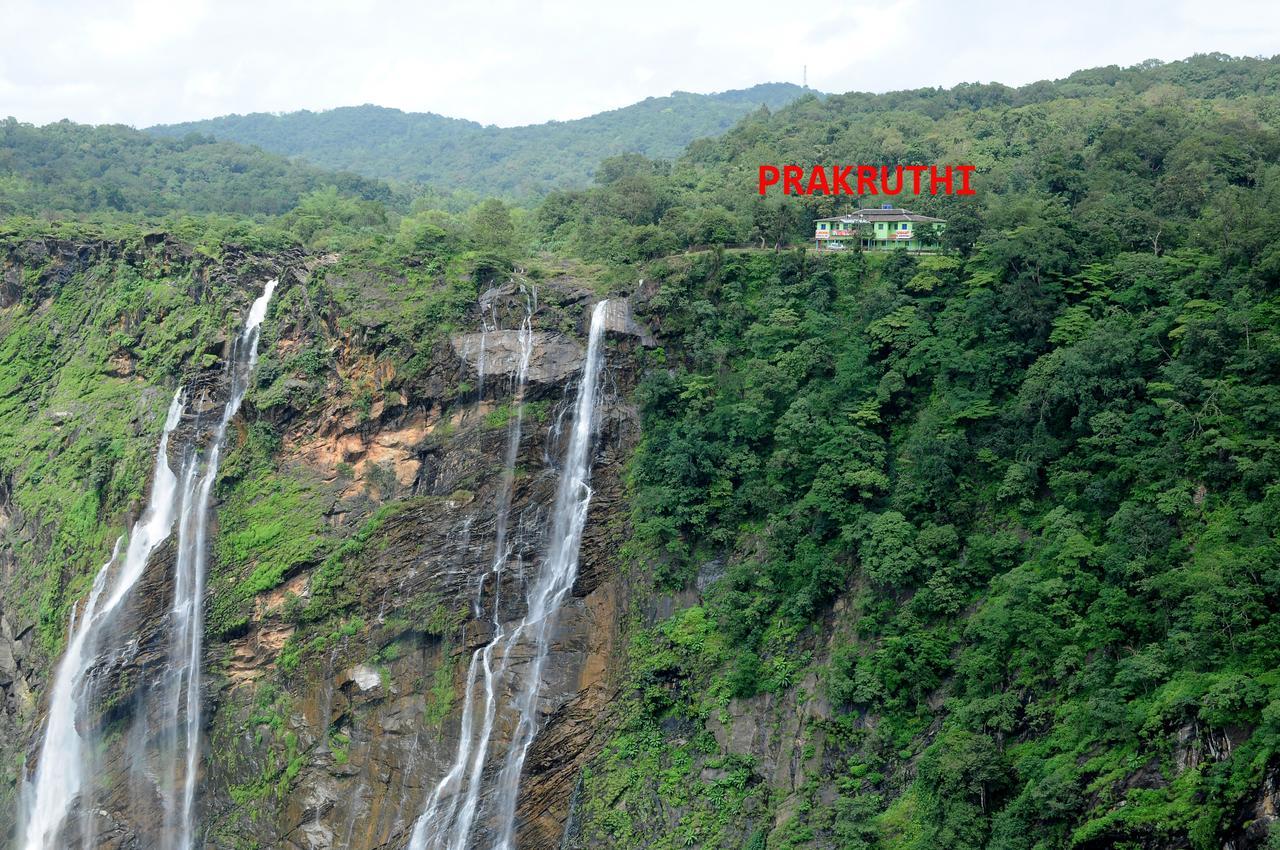 Prakruthi Yatri Nivas Hotell Māvingundi Exteriör bild